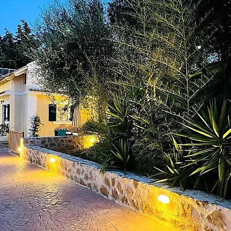 Theros Retreat فندق 4*