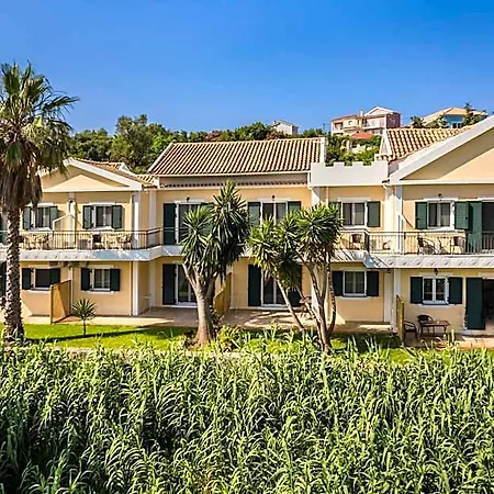 فندق Theros Retreat