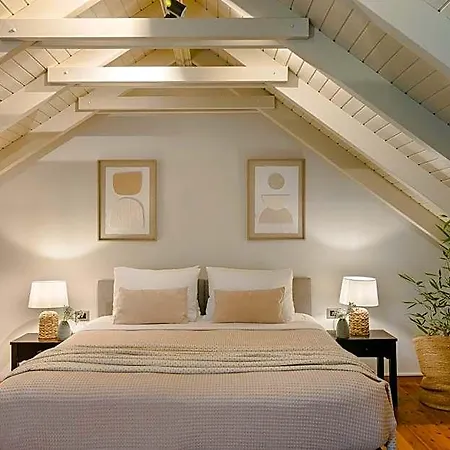 فندق Theros Retreat 4*