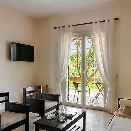 Theros Retreat فندق 4*